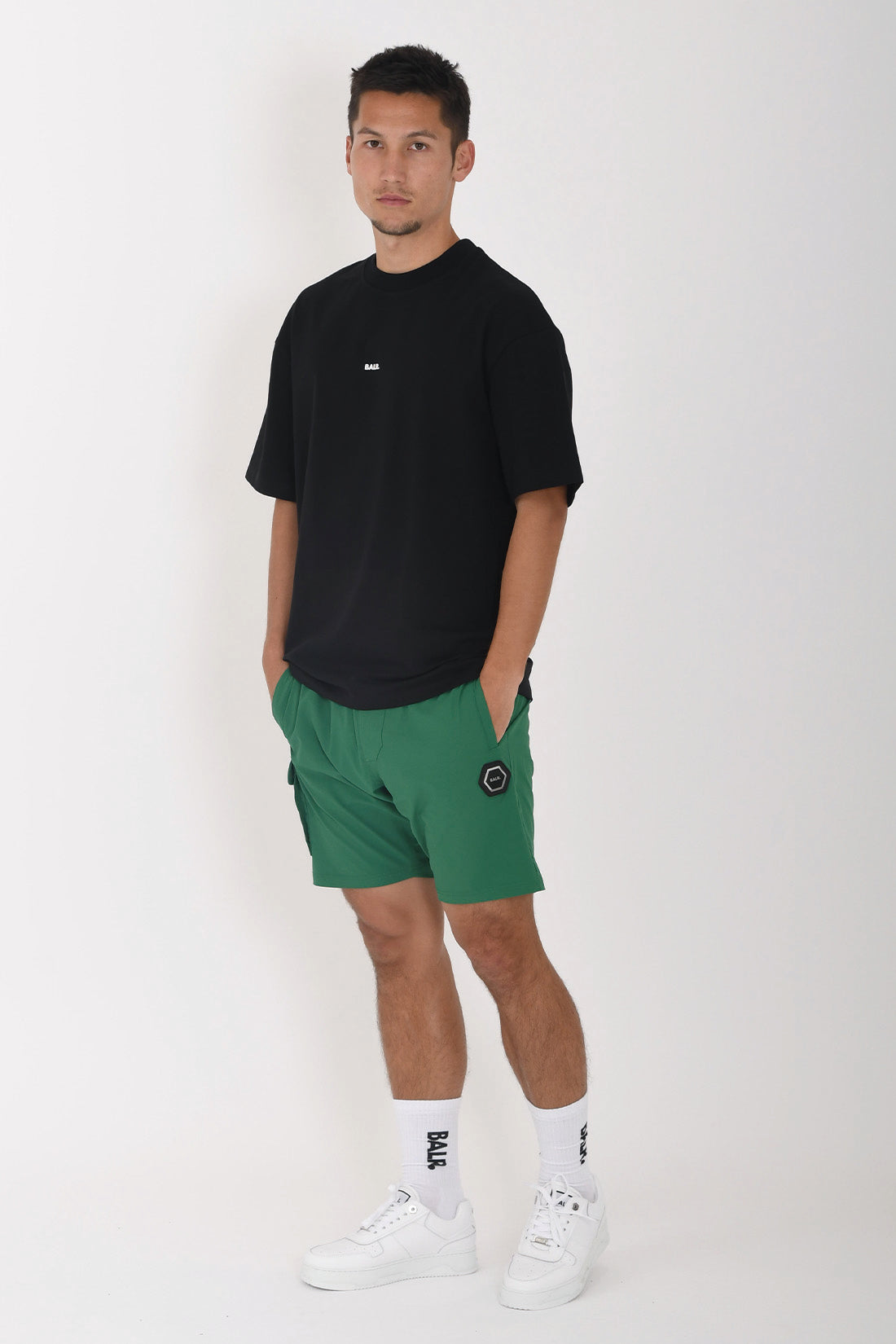 【残りXSのみ】日本限定 / HEXLINE REGULAR FIT CARGO SHORTS Leprechaun