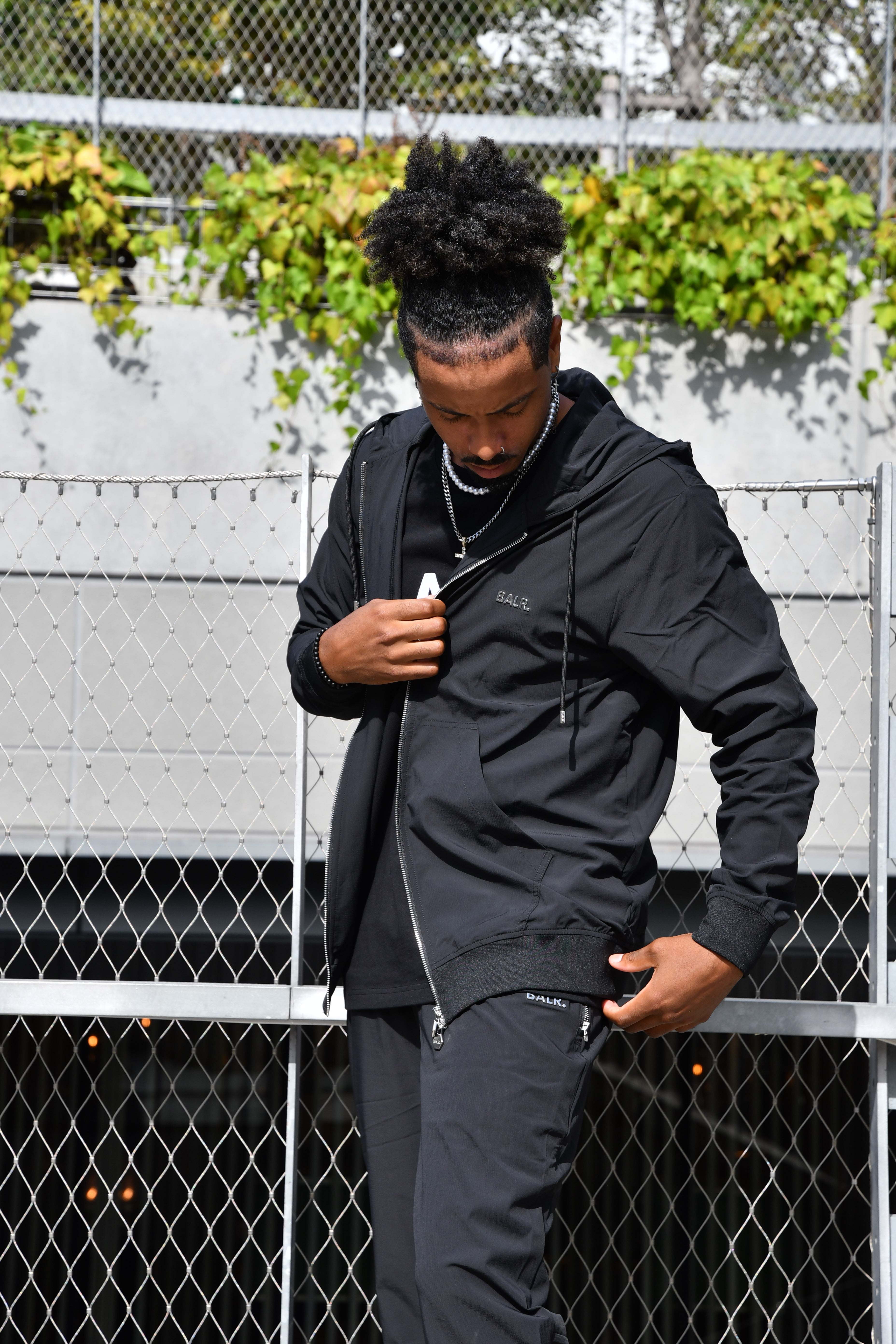 日本限定 / JP Q-SERIES REGULAR FIT 4WAYSTRETCH NYLON HOODIE