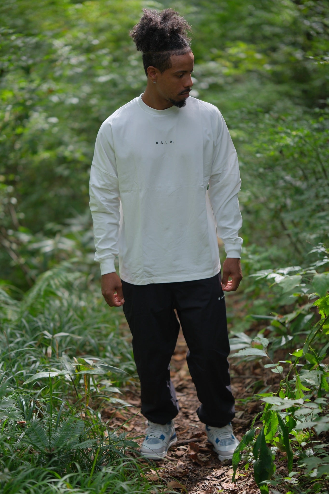 15_M_White-LS-Tee_x_Black-Pants_DSCF2342_under20MB.jpg