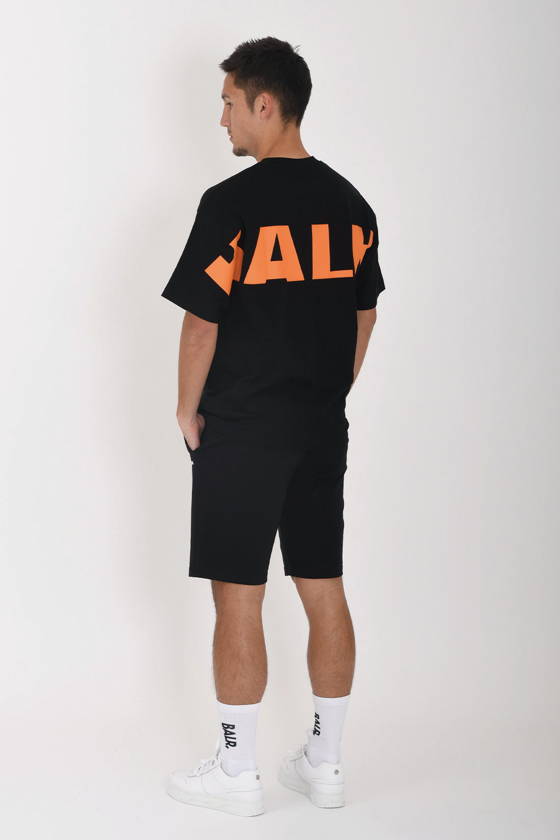 日本限定 / GAME DAY BOX FIT T-SHIRT Jet Black/Orange