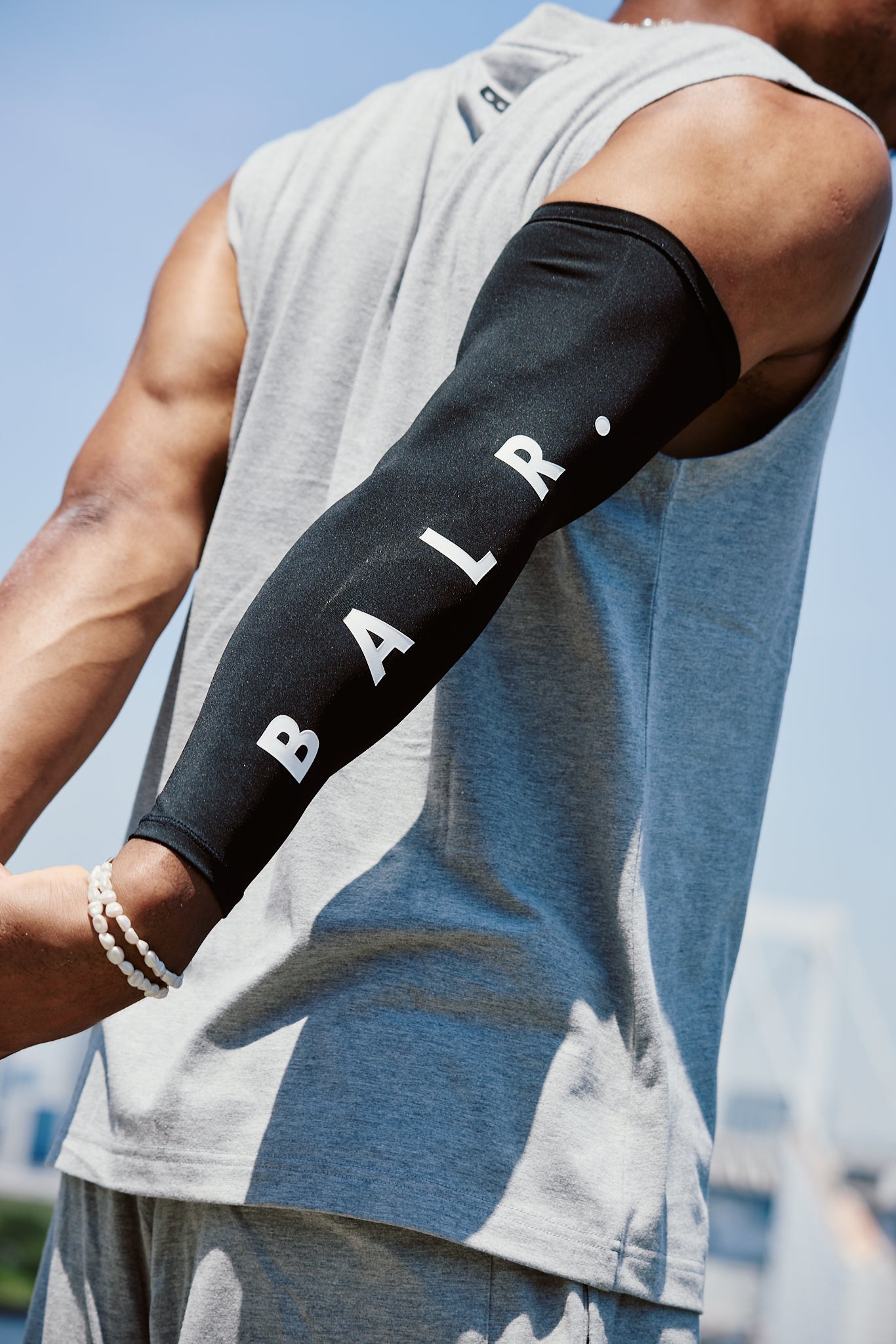 BALR. SUNSCREEN SLEEVES - BLACK