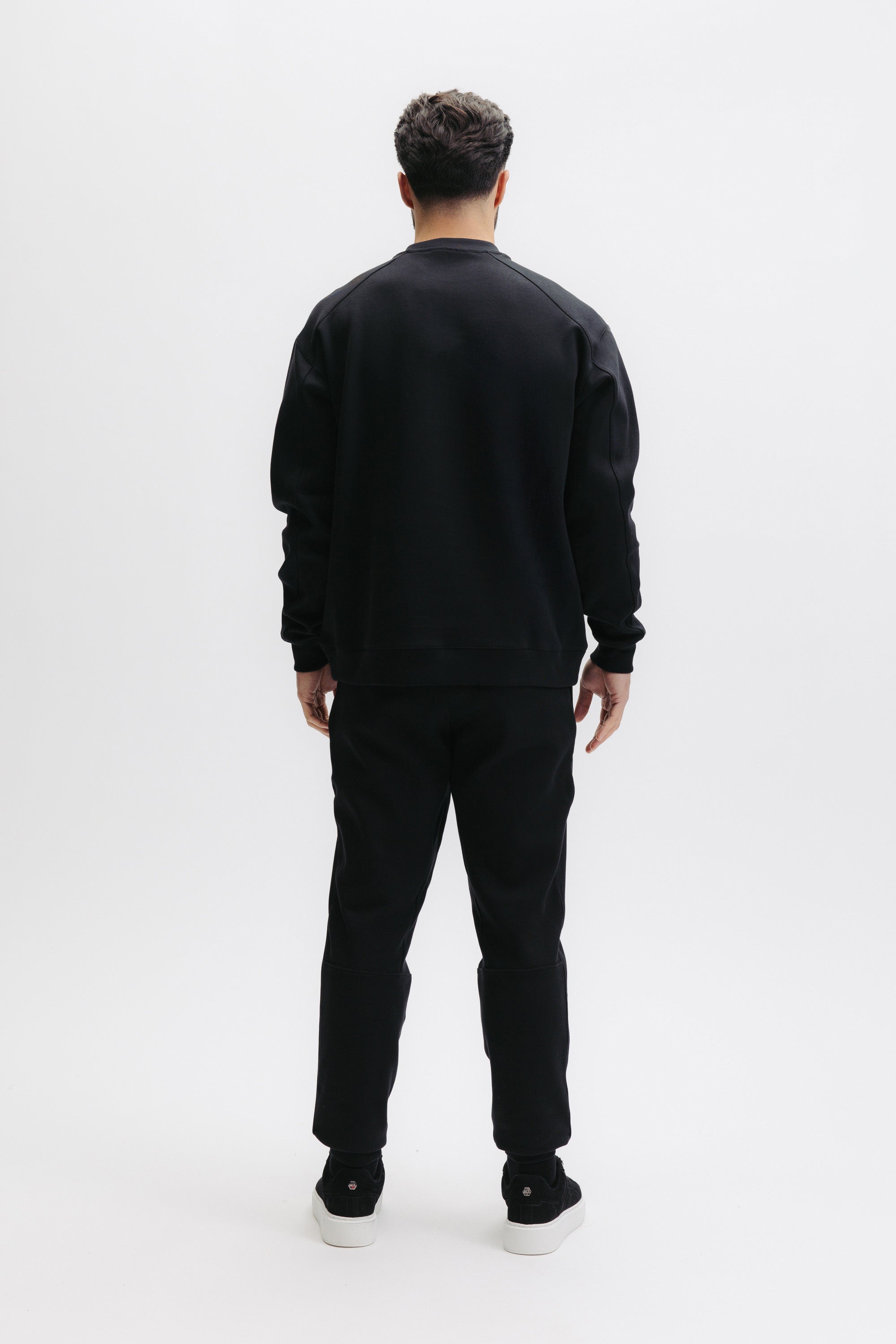 Q SERIES CREWNECK - JET BLACK