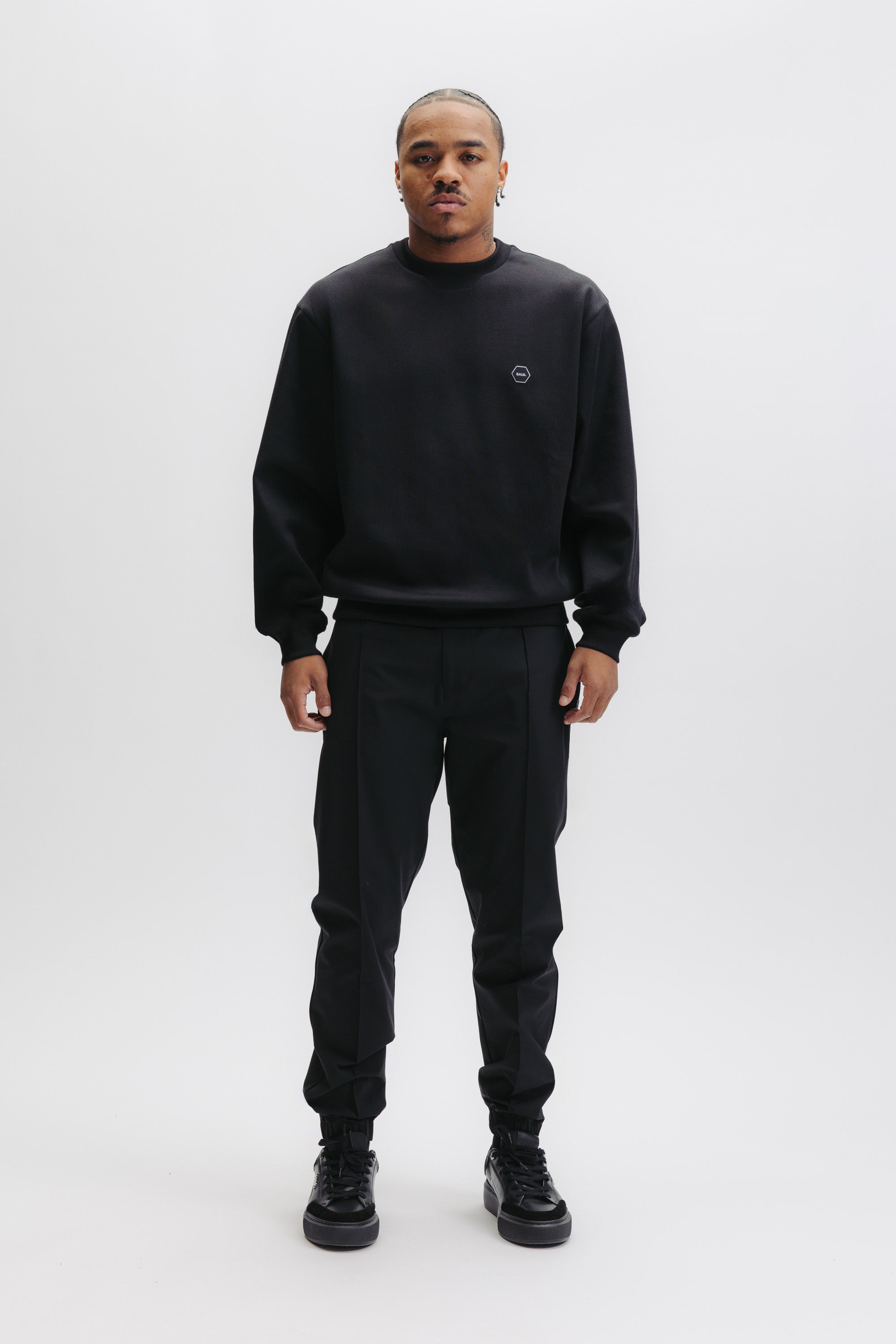 HEX-SERIES BADGE CREWNECK - JET BLACK
