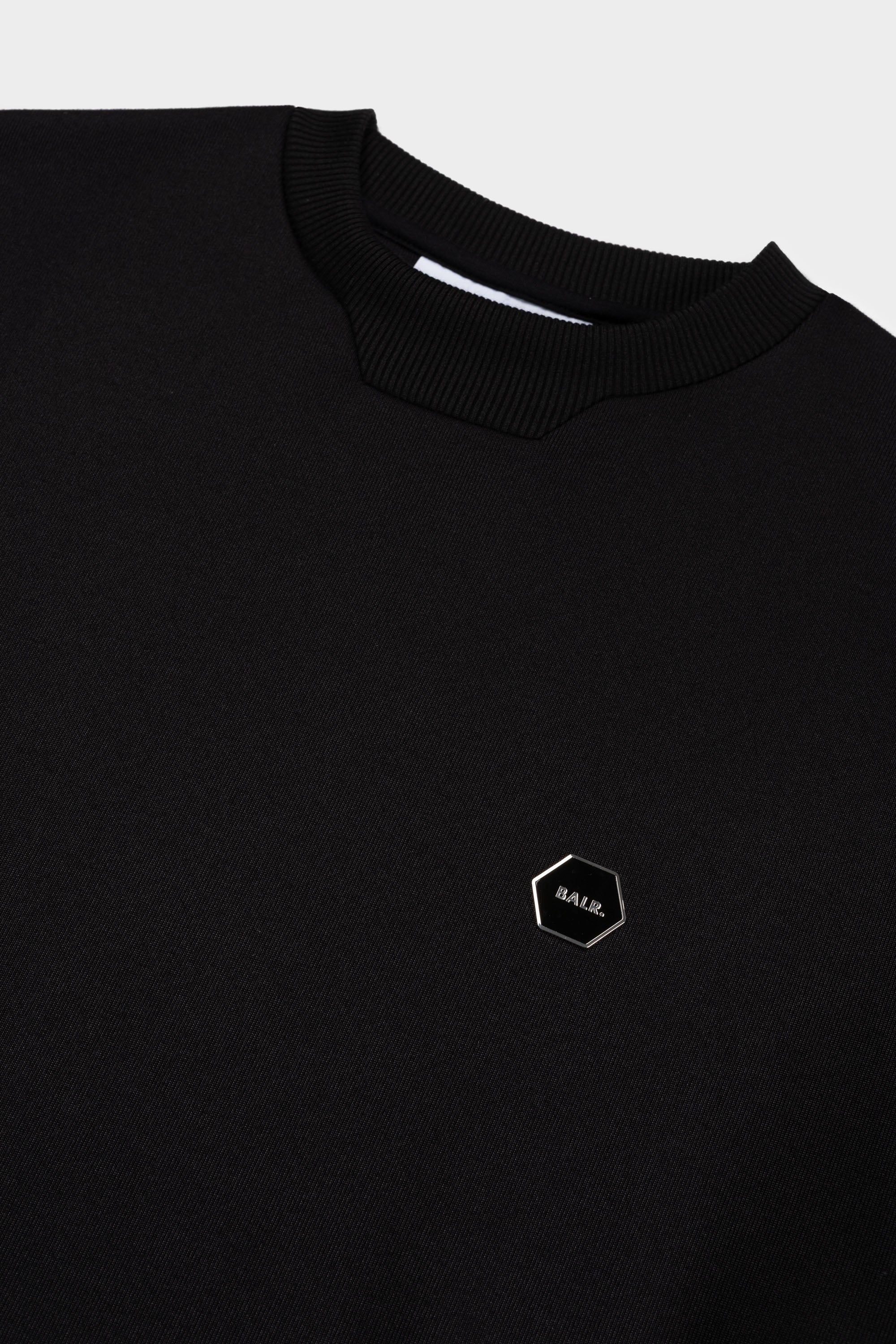 HEX-SERIES BADGE CREWNECK - JET BLACK