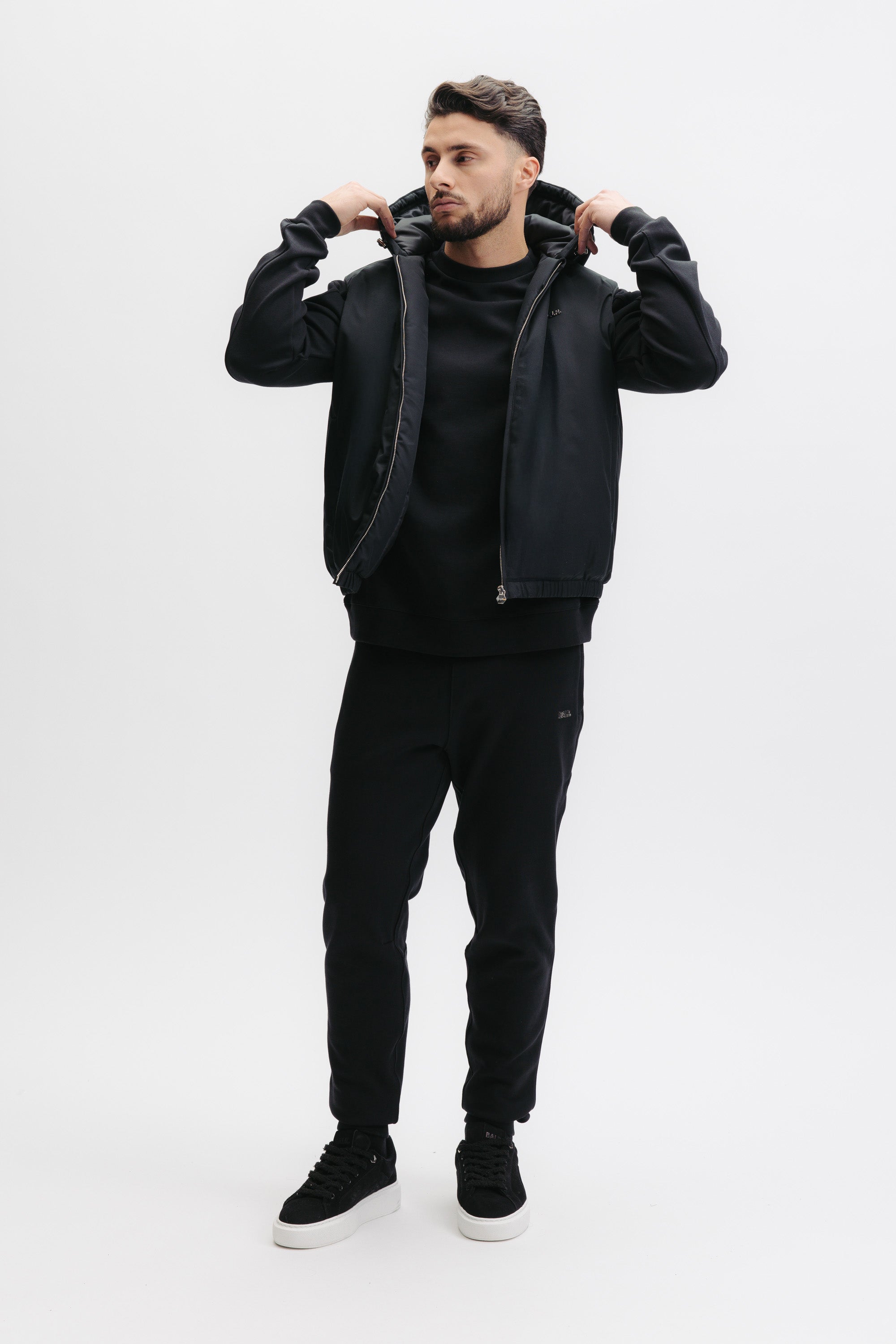 Q SERIES JOGGER - JET BLACK