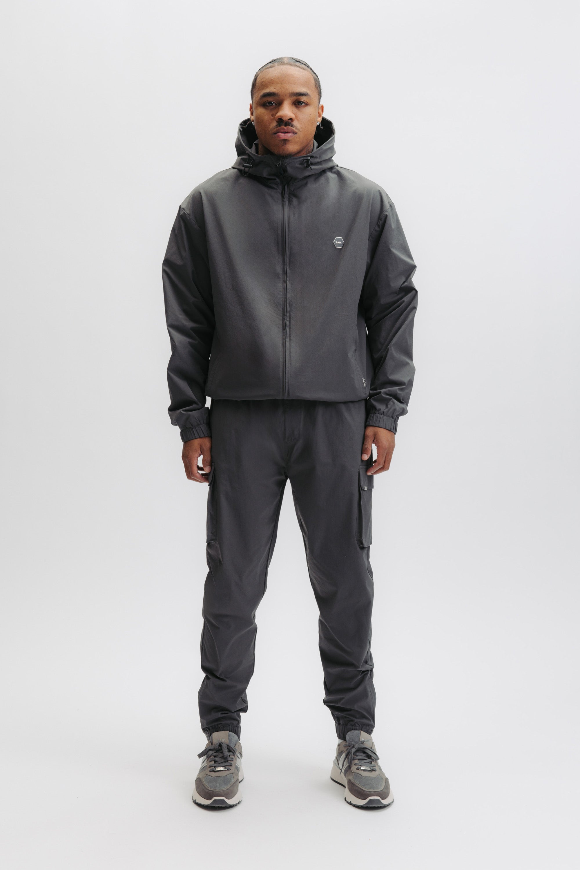 TECH LOGO WINDBREAKER - VOLCANIC GREY