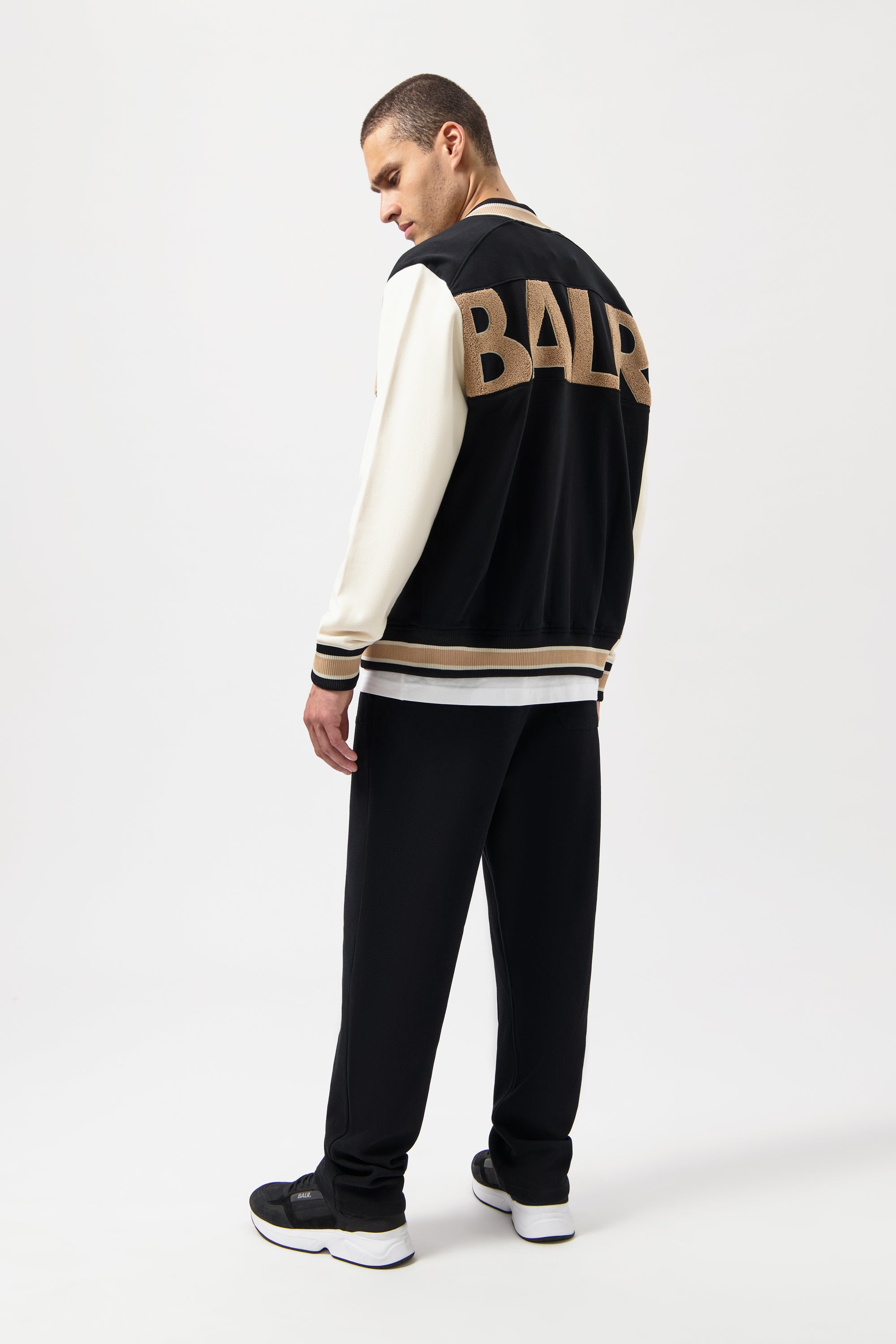 GAME DAY REGULAR FIT VARSITY-JET BLACK