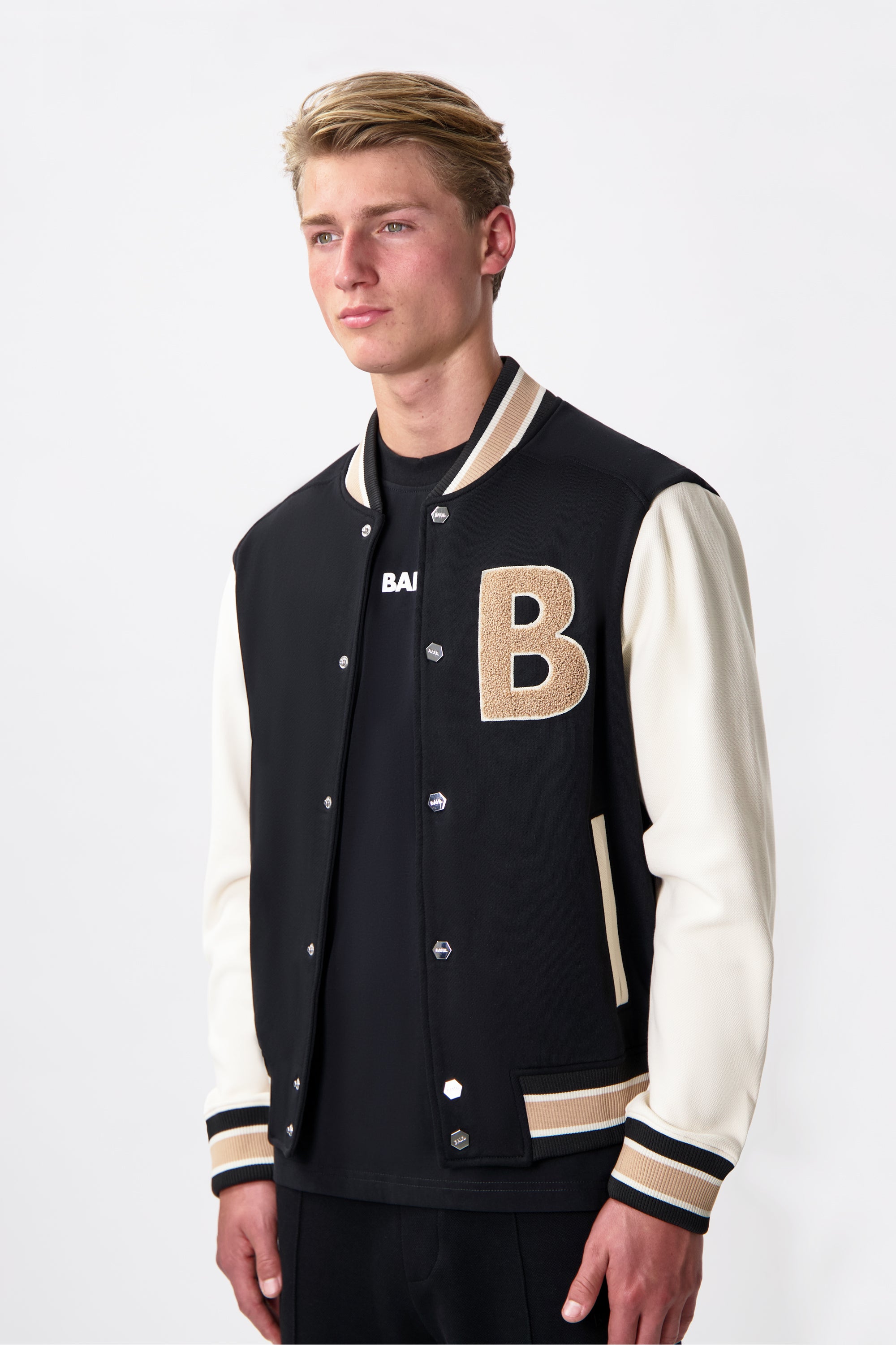 GAME DAY REGULAR FIT VARSITY-JET BLACK