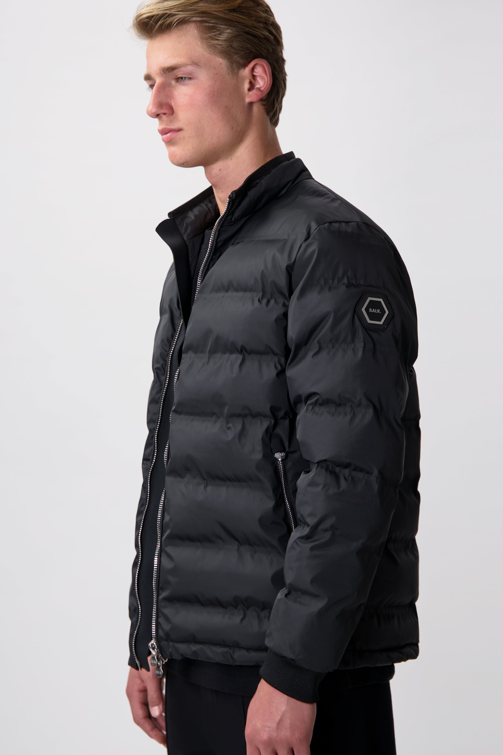 Q-SERIES REGULAR FIT PUFFER JACKET-Jet Black