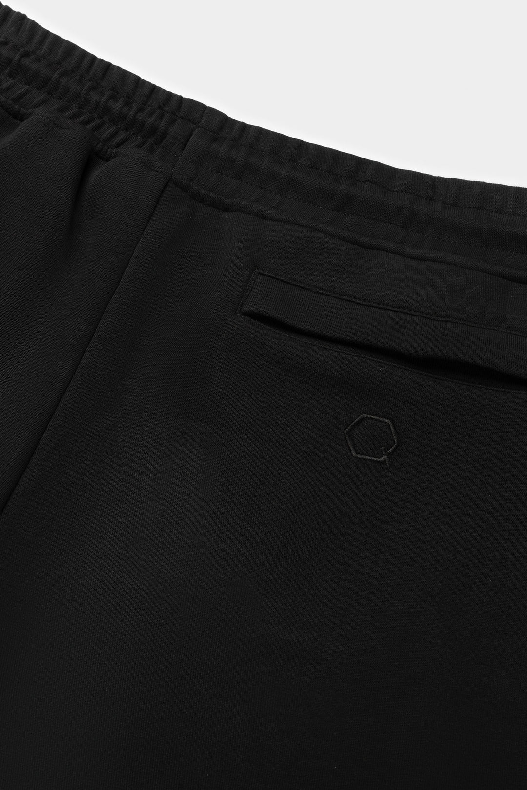 Q-SERIES REGULAR STRAIGHT FIT PANTS-JET BLACK