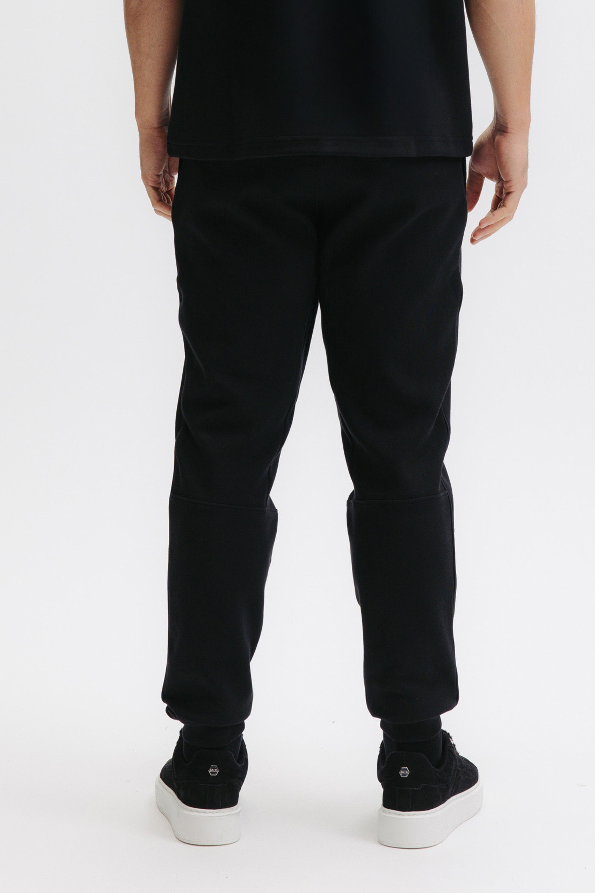 Q SERIES JOGGER - JET BLACK