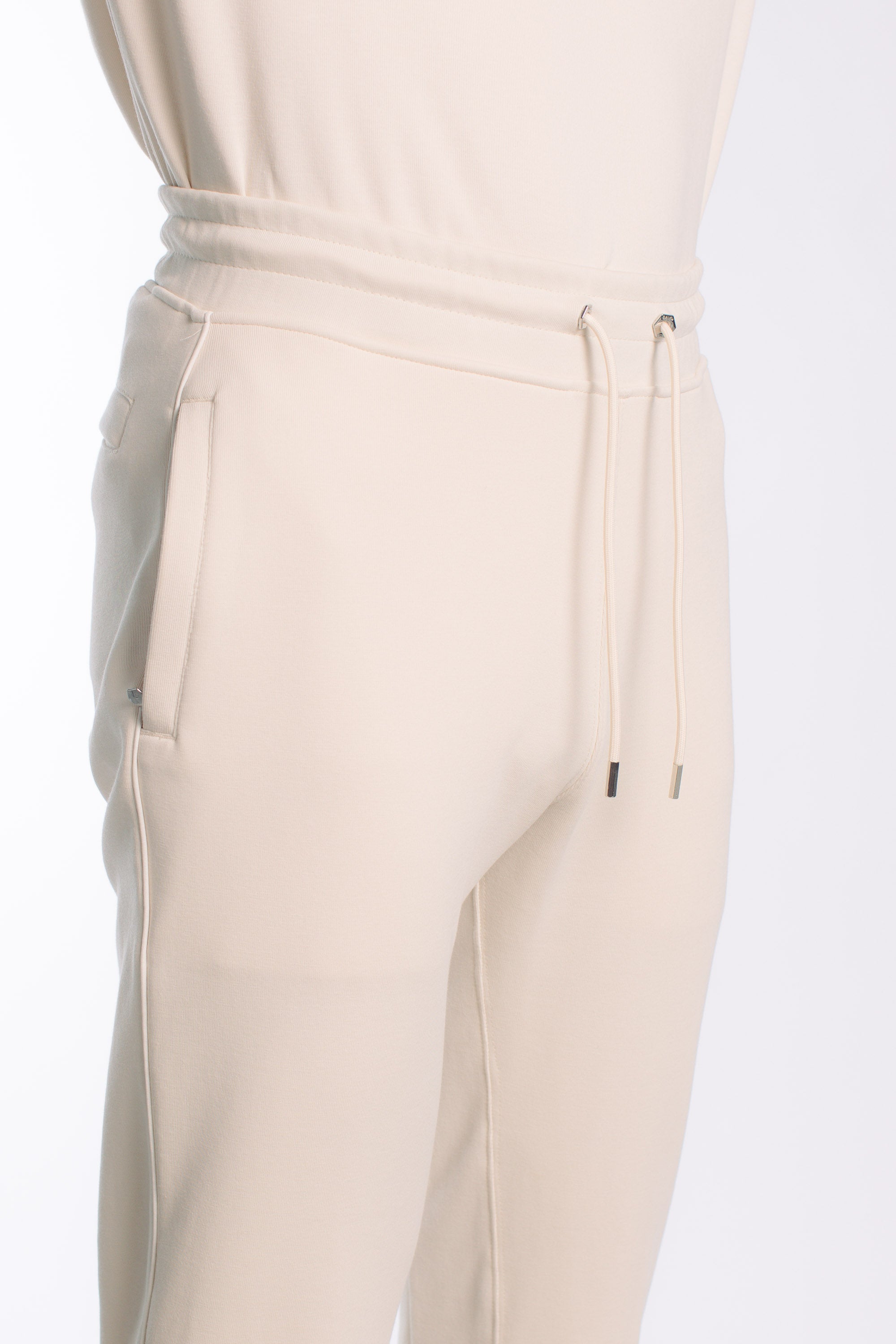 Q SERIES JOGGER - WHITE SWAN