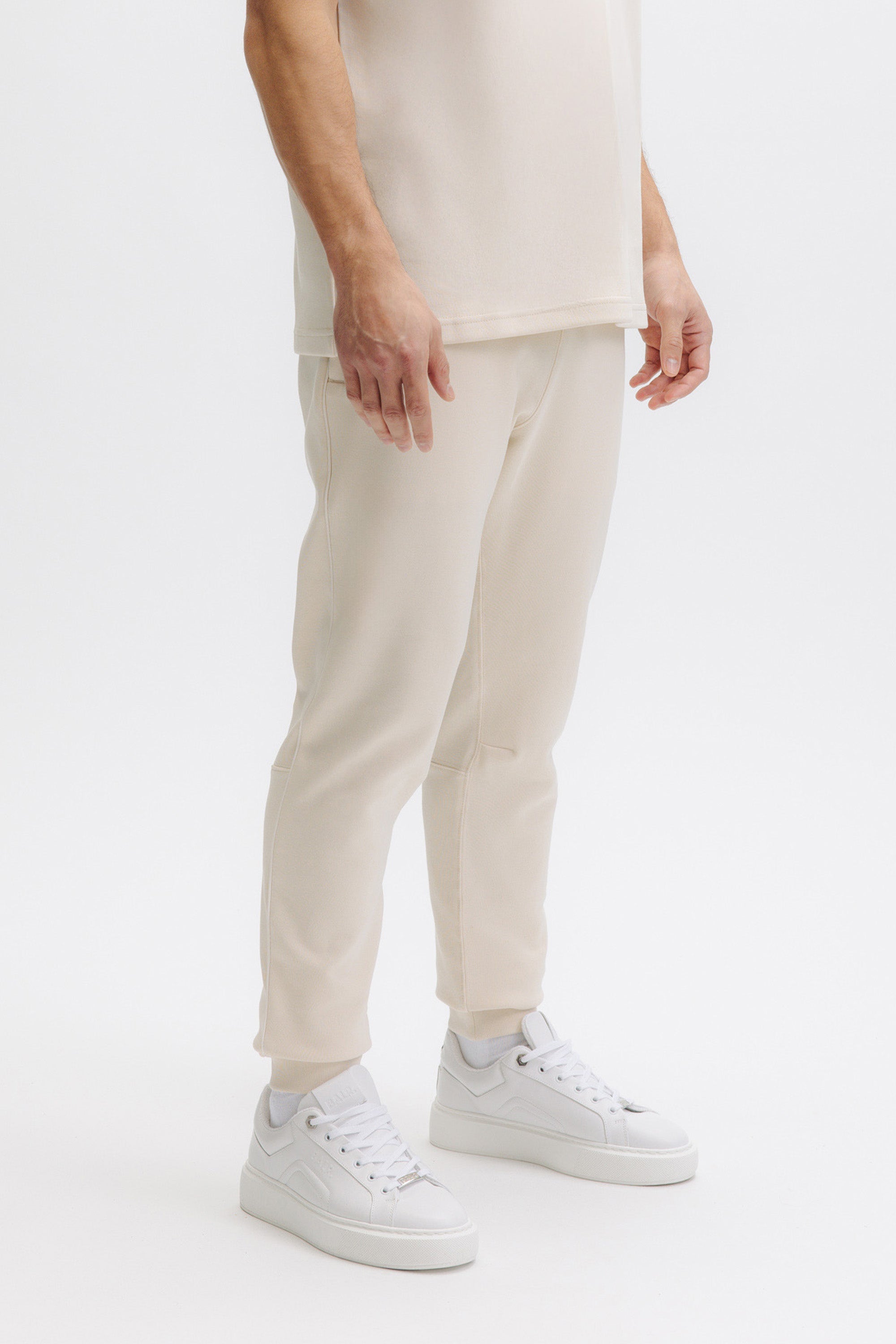 Q SERIES JOGGER - WHITE SWAN