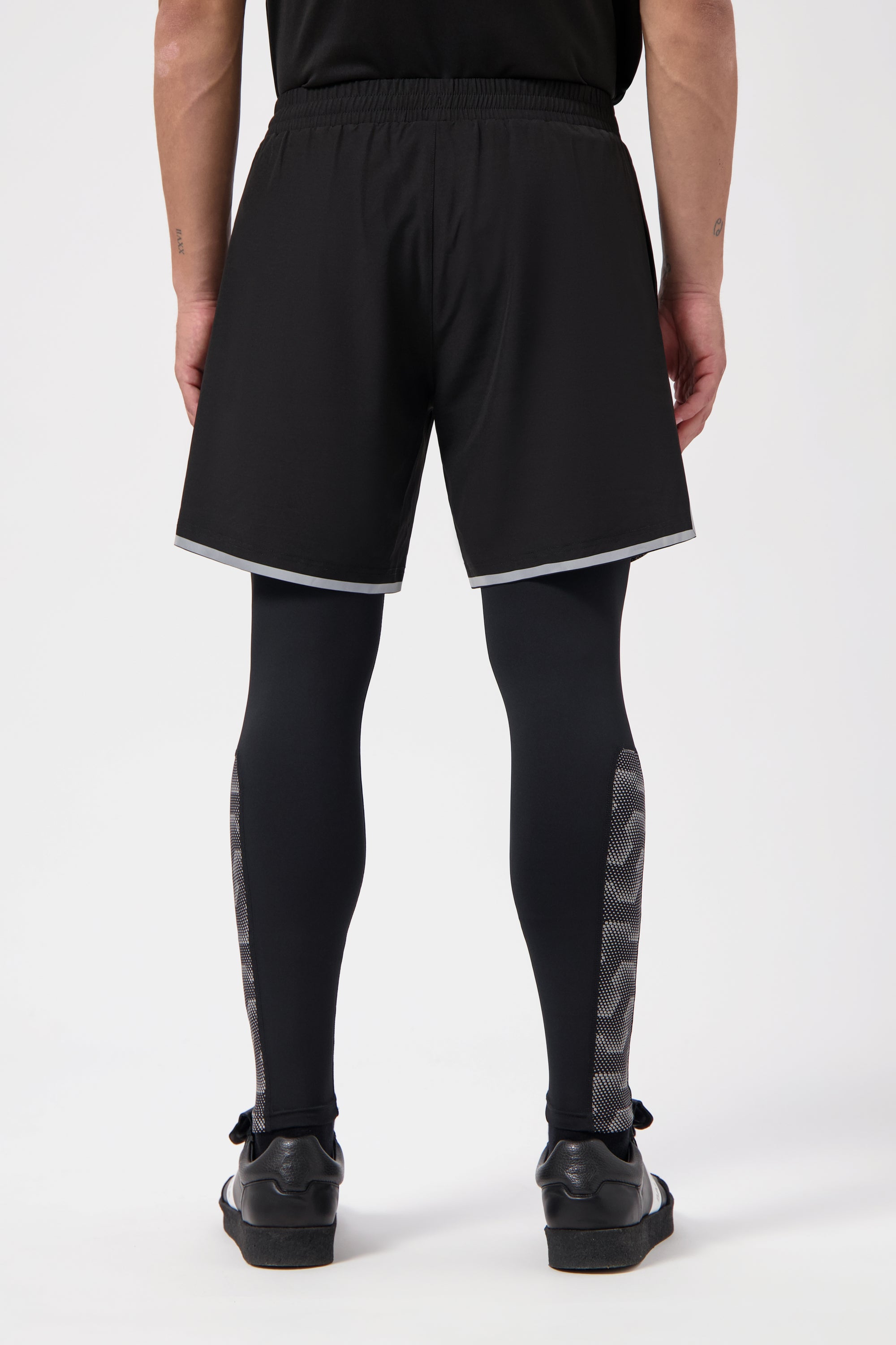 TRAINING SHORTS-JET BLACK