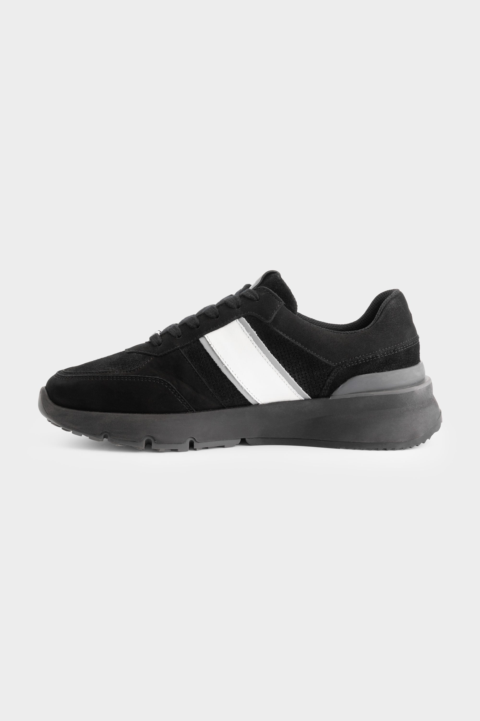 STAMINA RUNNER - BLACK