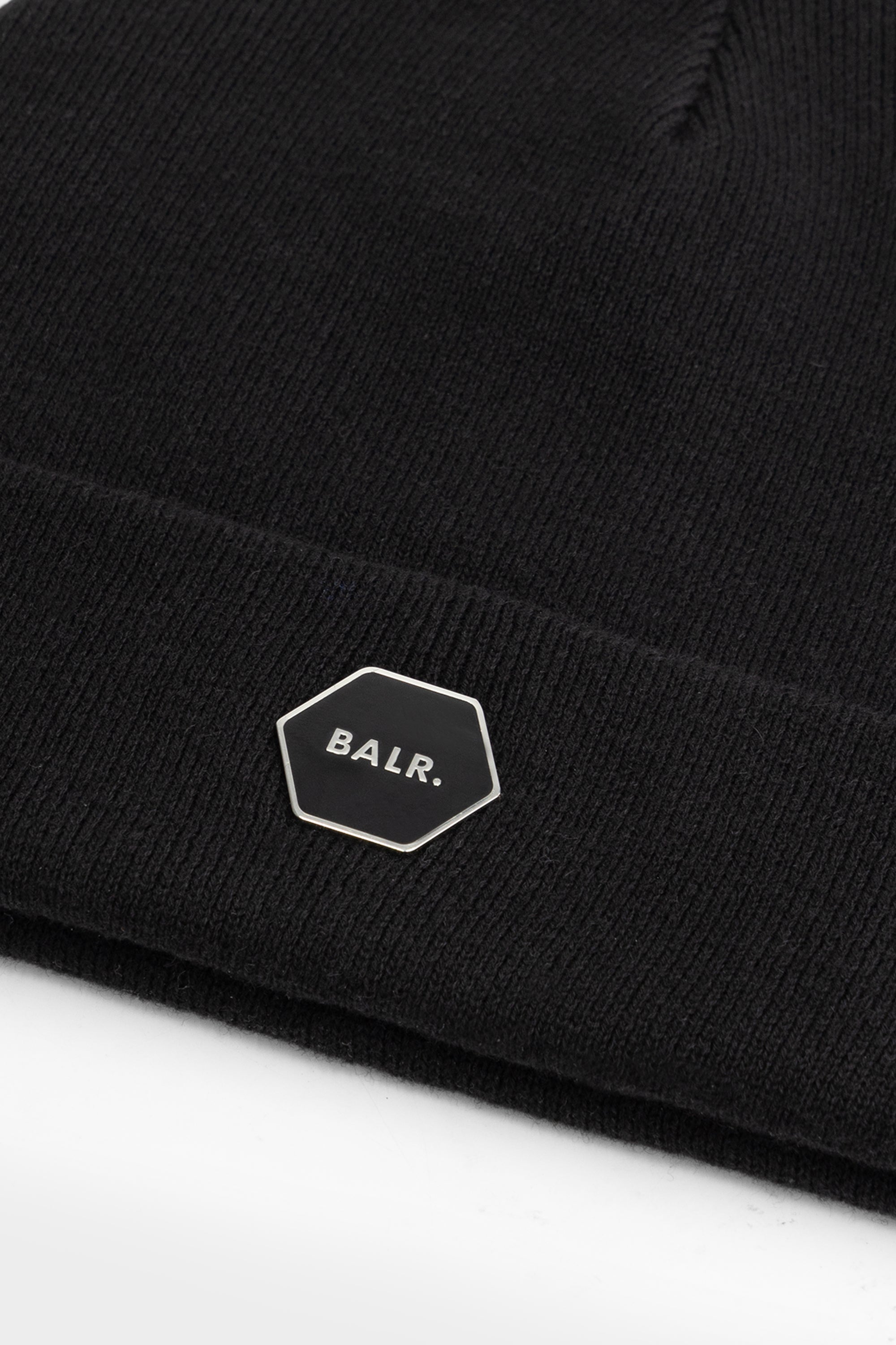HEXLINE BADGE BEANIE JET BLACK – BALR.