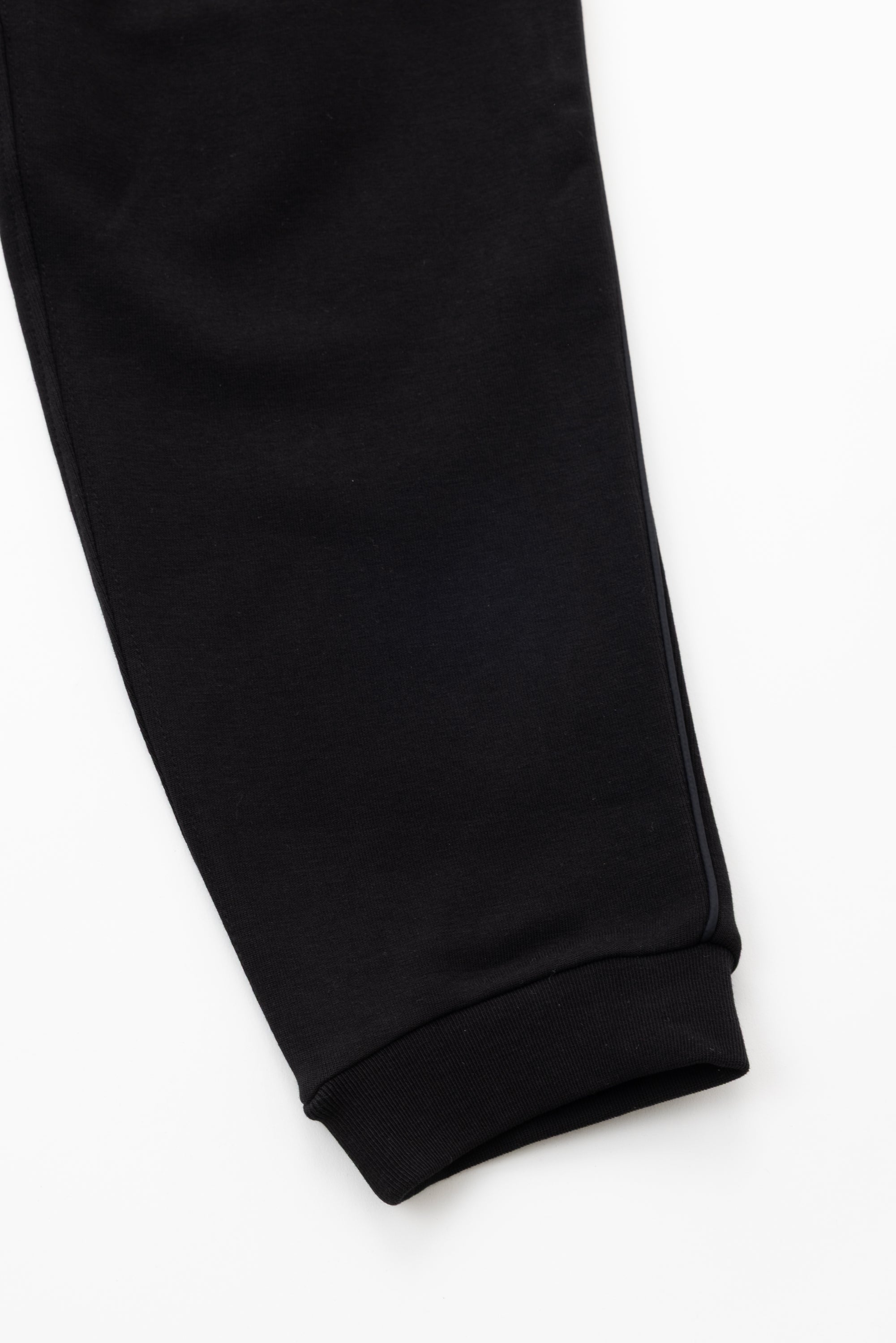 Q SERIES JOGGER - JET BLACK