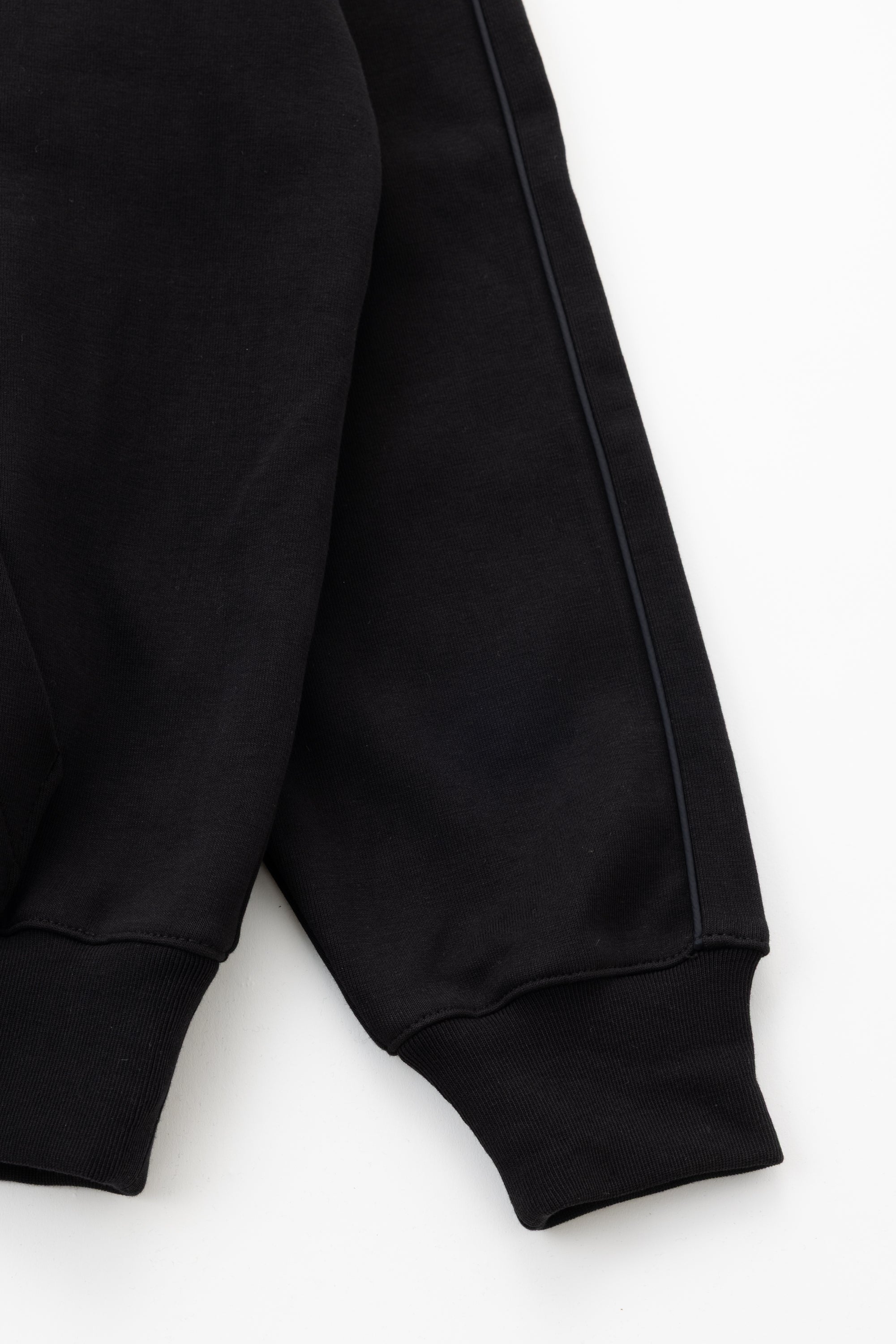 Q SERIES HOODIE - JET BLACK