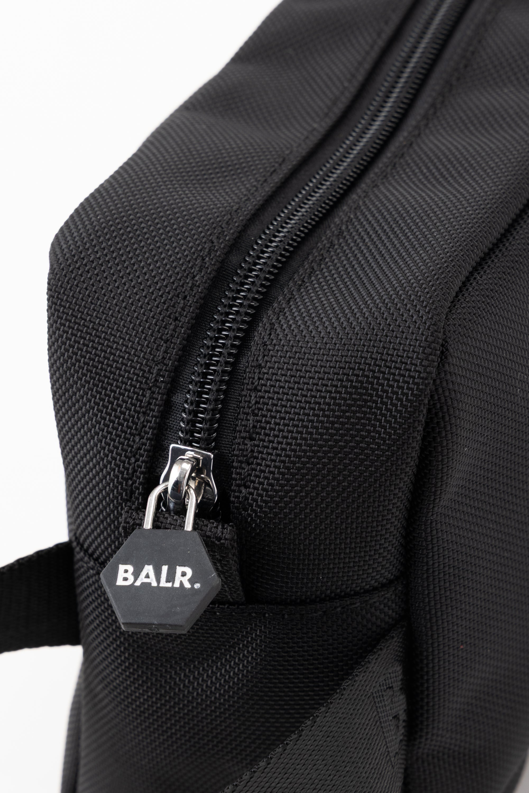 B-Series Toilet Bag - Jet Black / Bright White