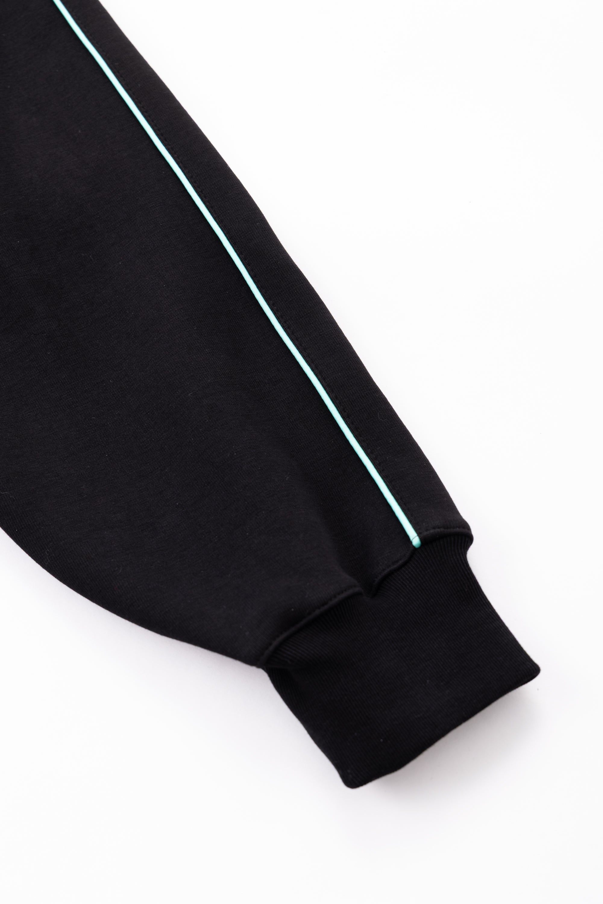 JP Q SERIES HOODIE - JET BLACK / T-BLUE