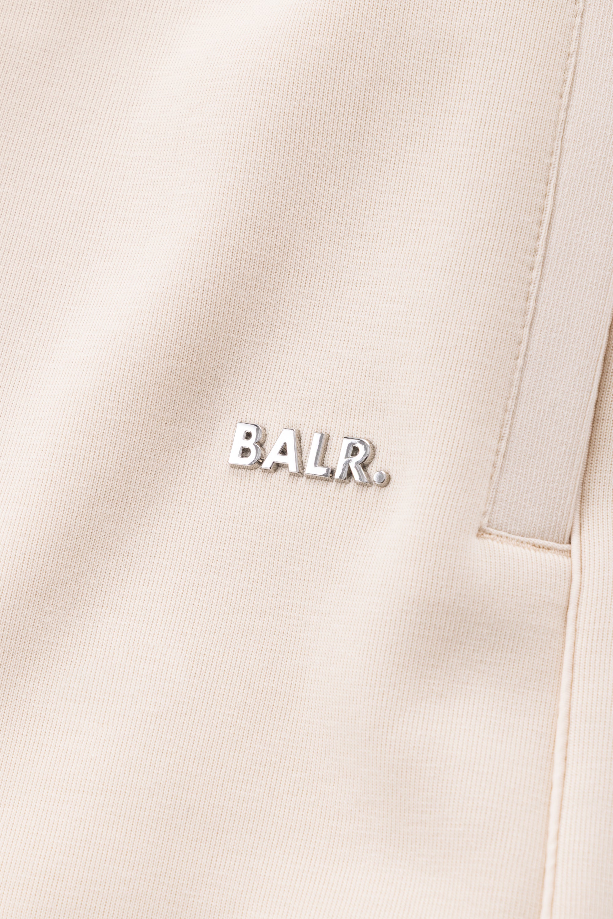 Q SERIES SHORTS - WHITE SWAN