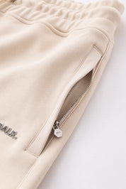 Q SERIES SHORTS - WHITE SWAN