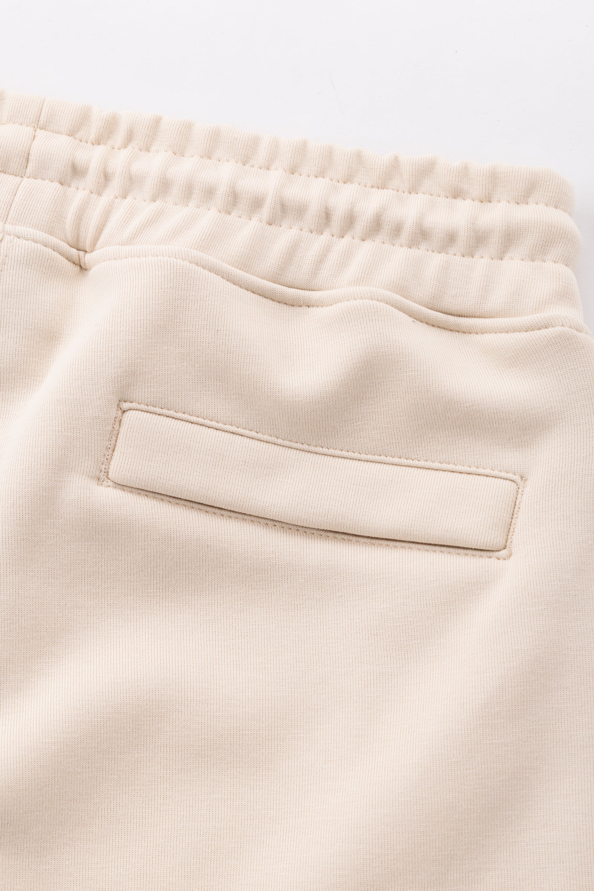 Q SERIES SHORTS - WHITE SWAN