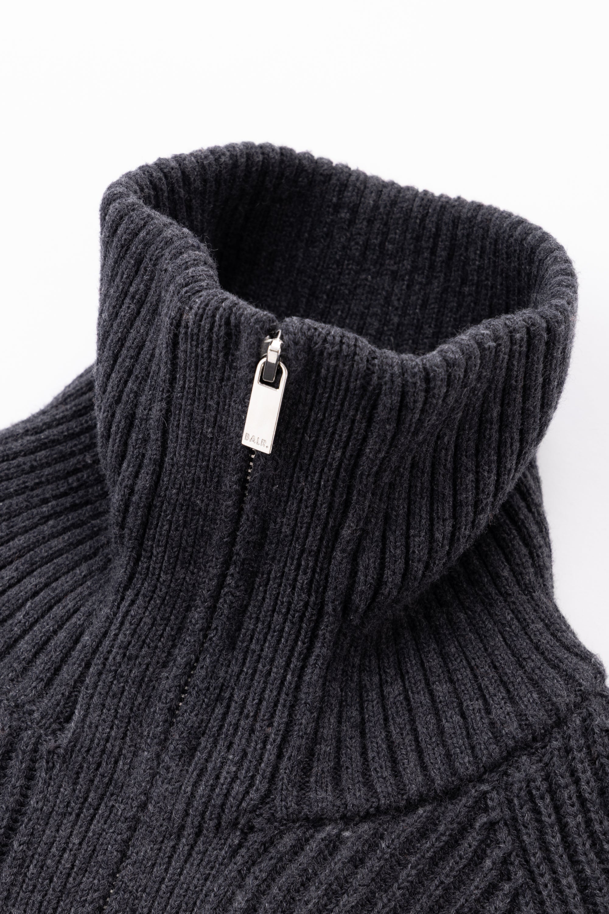 XI KNITTED HALF ZIP - VOLCANIC GREY