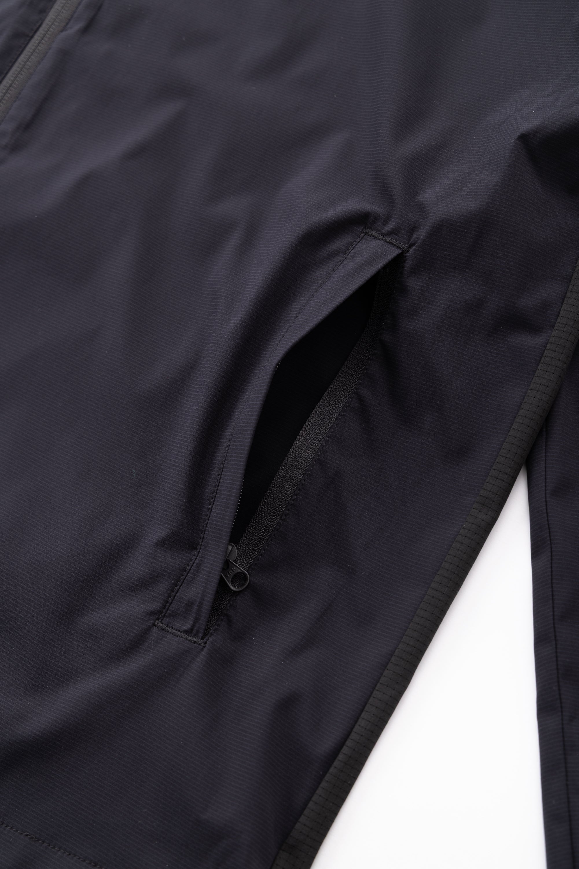 【日本限定】JP LIGHTWEIGHT SHELL JACKET - JET BLACK