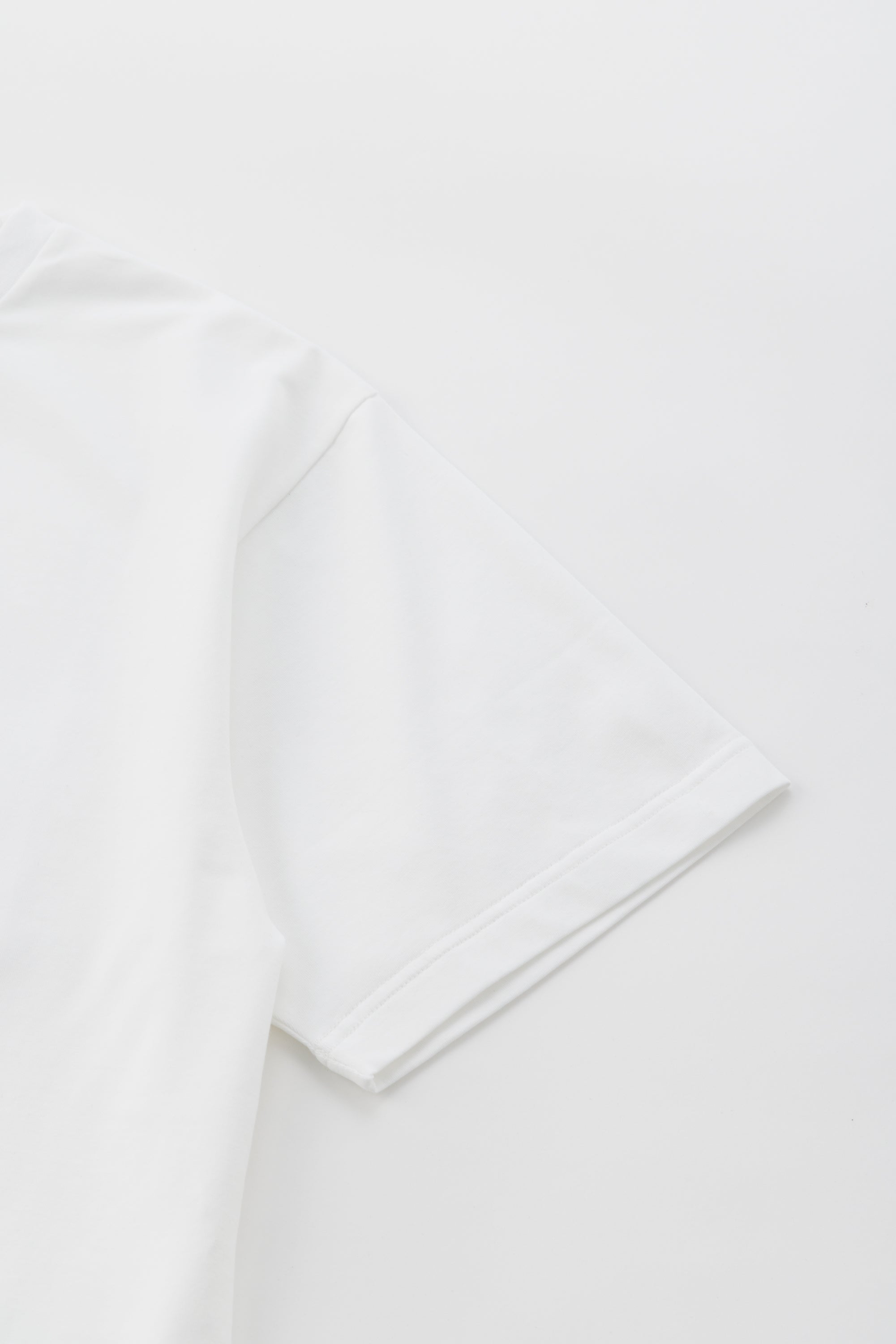 【日本限定】JP STREET TALENTS T-SHIRT - BRIGHT WHITE / BLACK