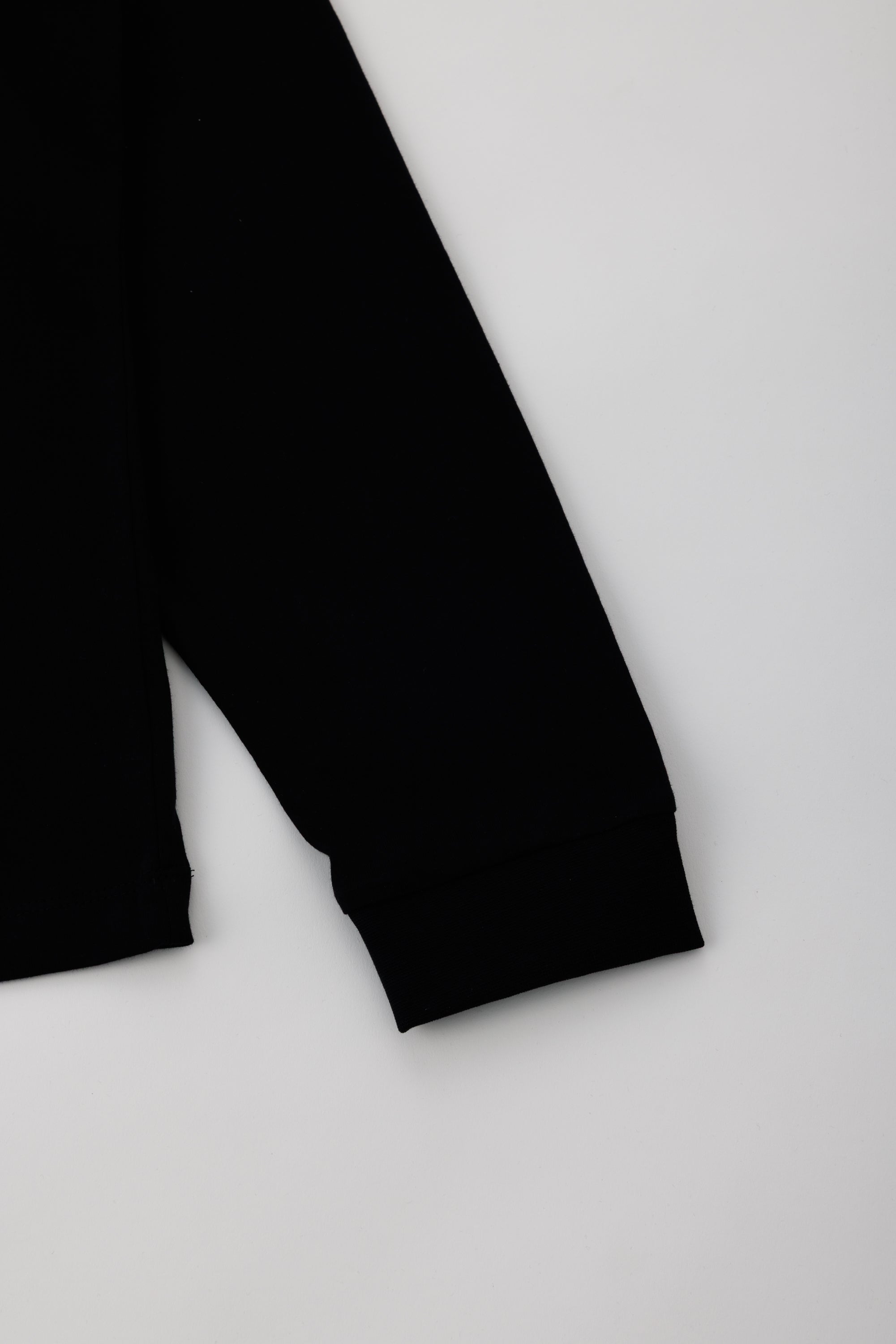 【日本限定】JP  Q SERIES LIGHT CREWNECK - JET BLACK