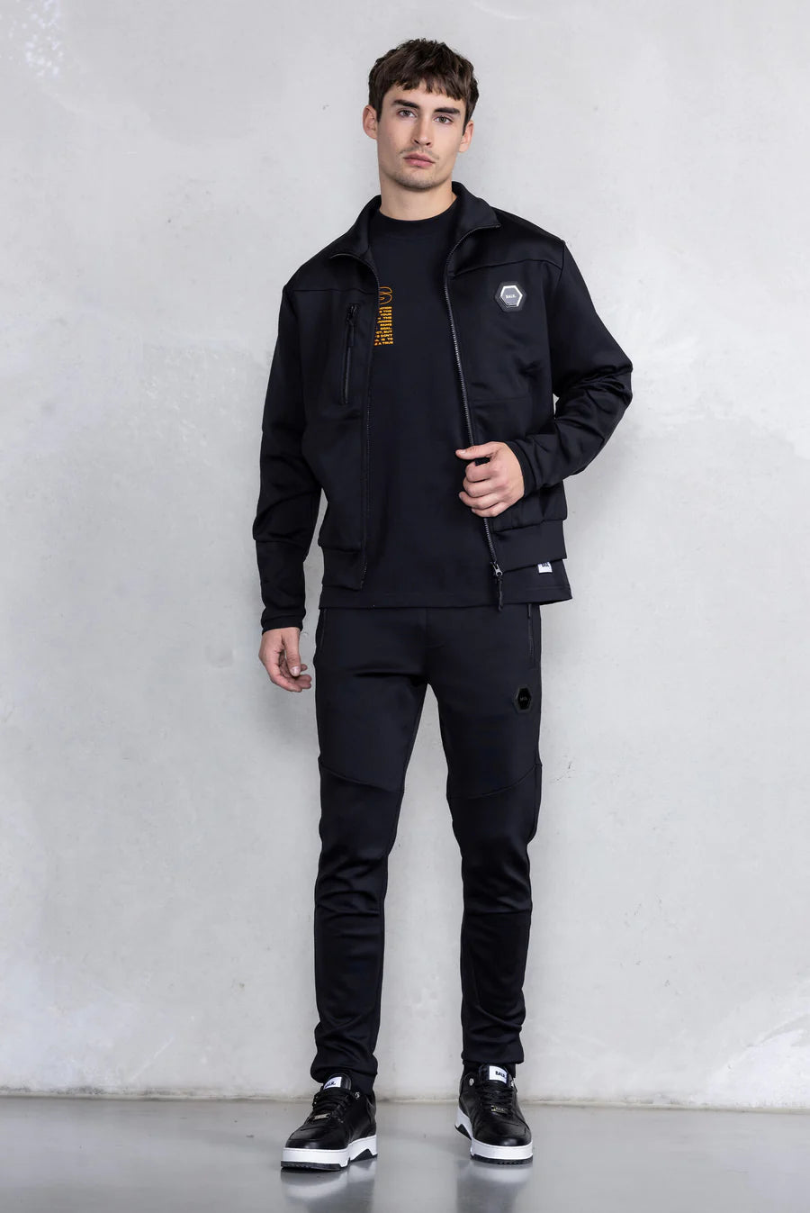 【残りXL/1点】LOUIS SLIM TECH ZIP TRACK JACKET JET BLACK