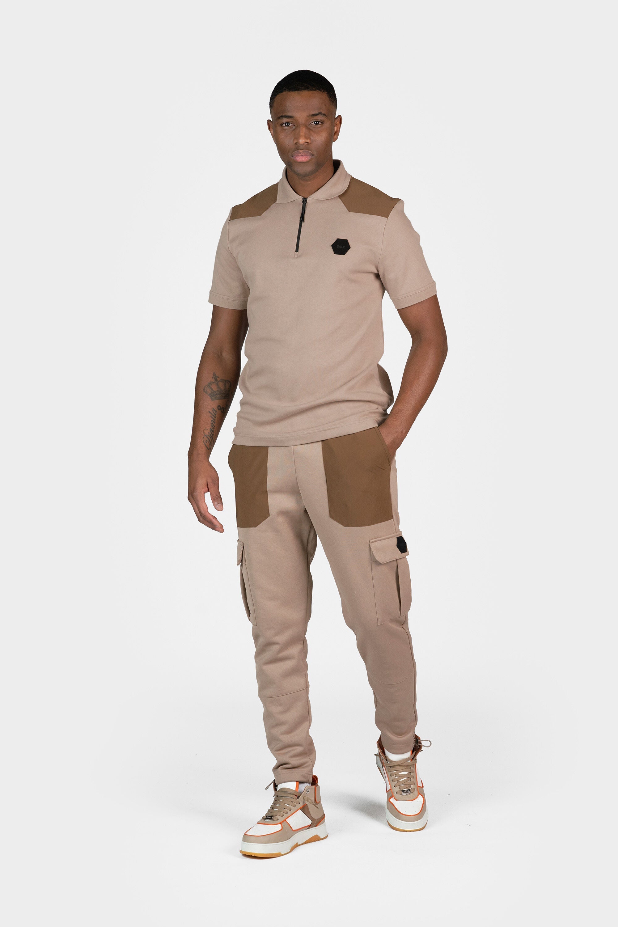 【残りL/1点のみ】Q+ REGULAR FIT POLO SHIRT WARM TAUPE