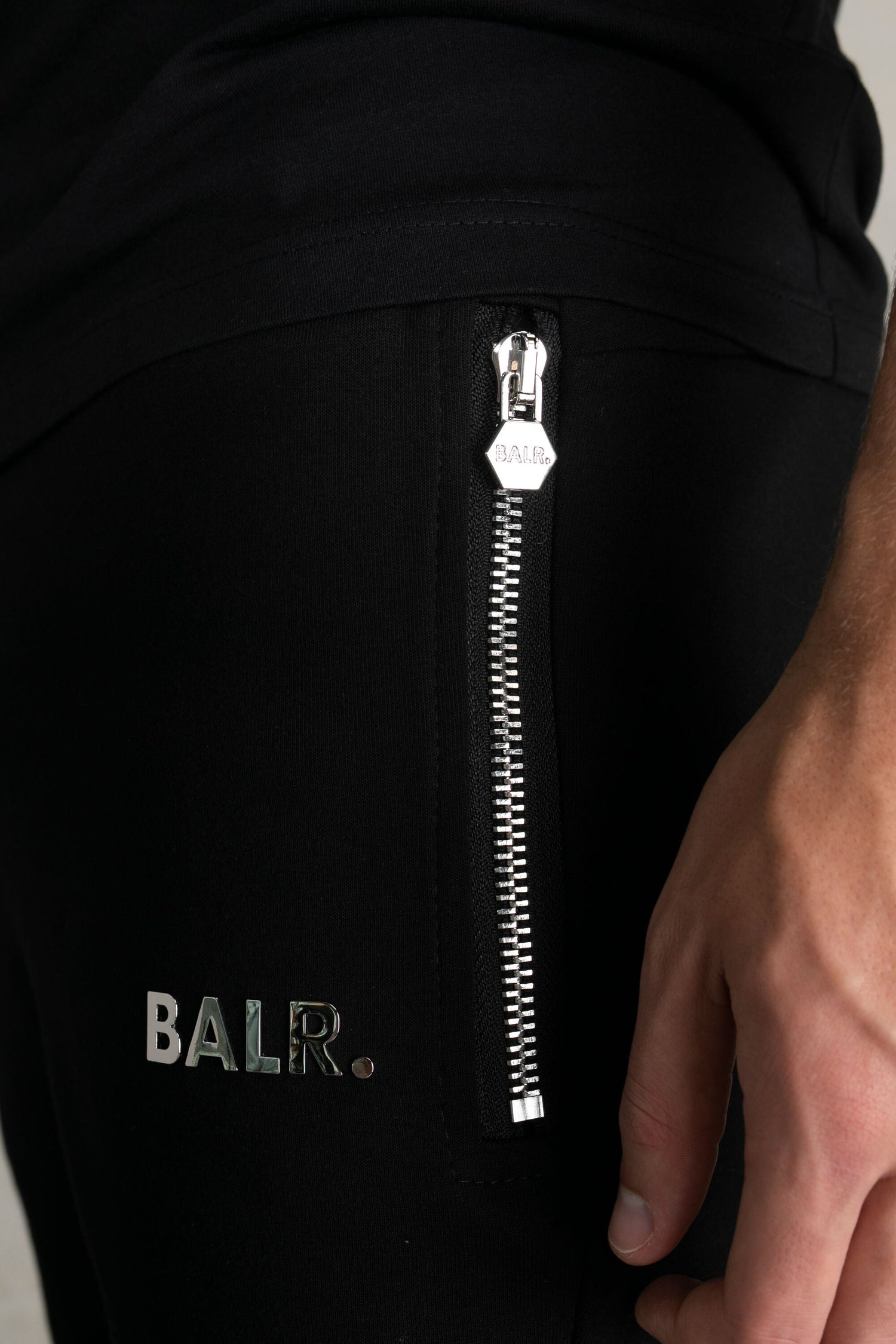 Q-SERIES SLIM CLASSIC SWEATPANTS BLACK – BALR.