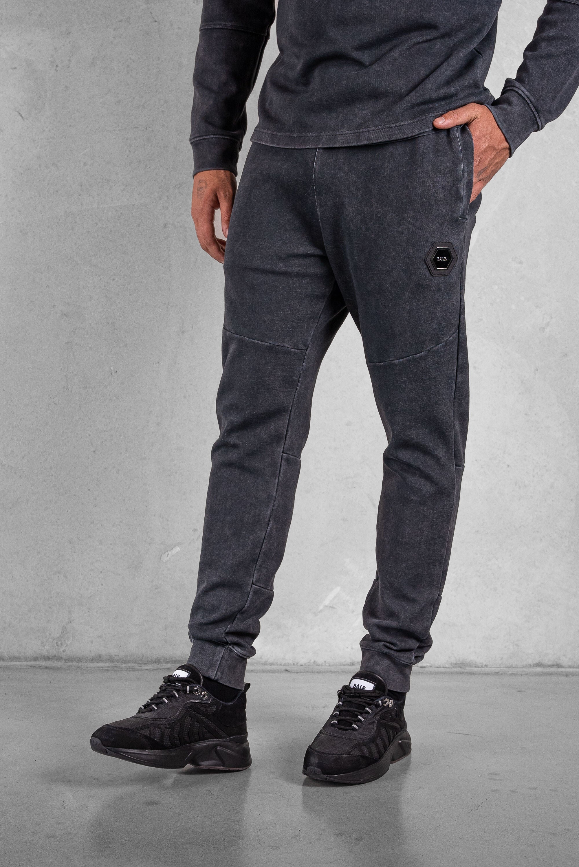 【残りXXLのみ】D13 SLIM WASHED SWEATPANTS WASHED BLACK