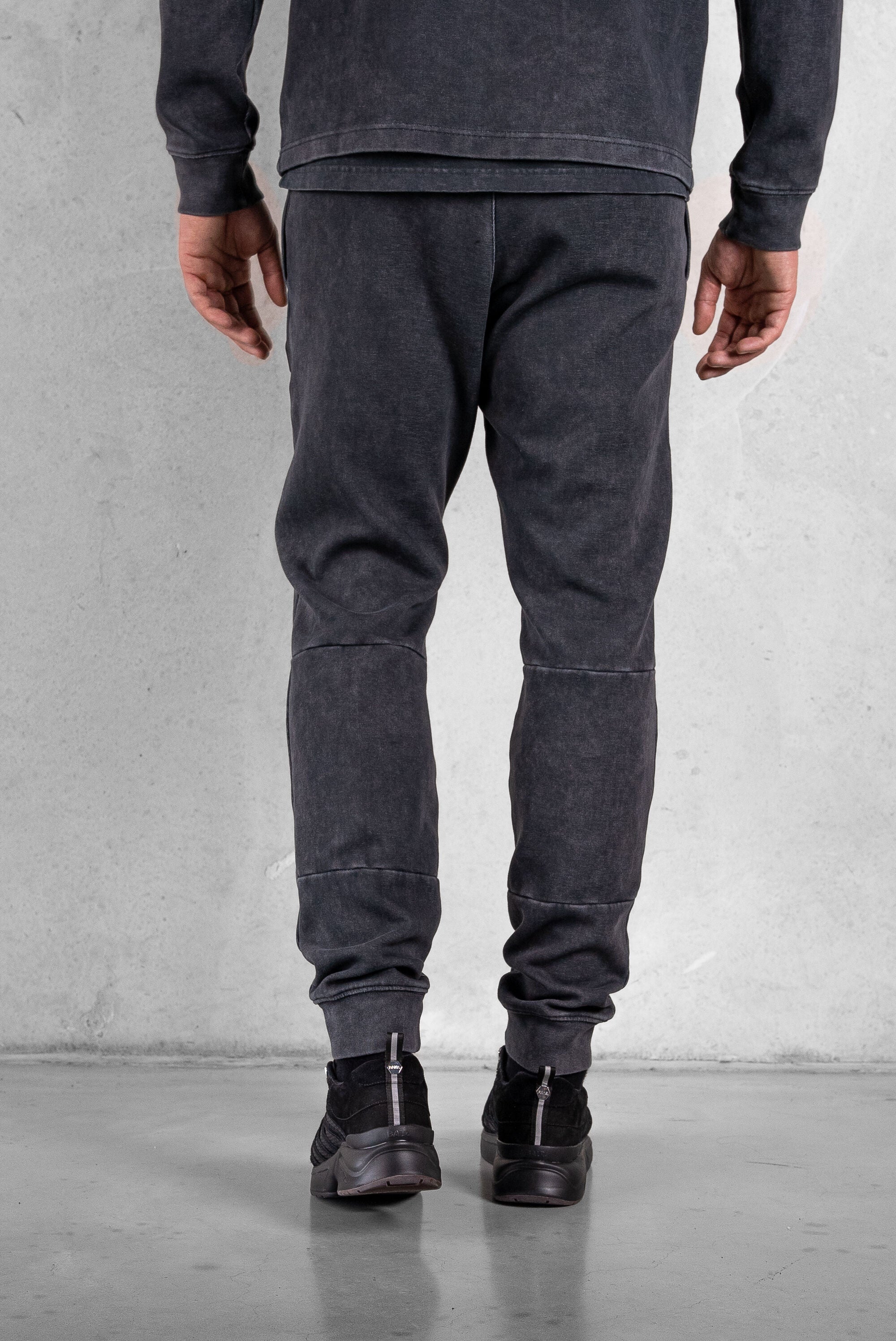 【残りXXLのみ】D13 SLIM WASHED SWEATPANTS WASHED BLACK