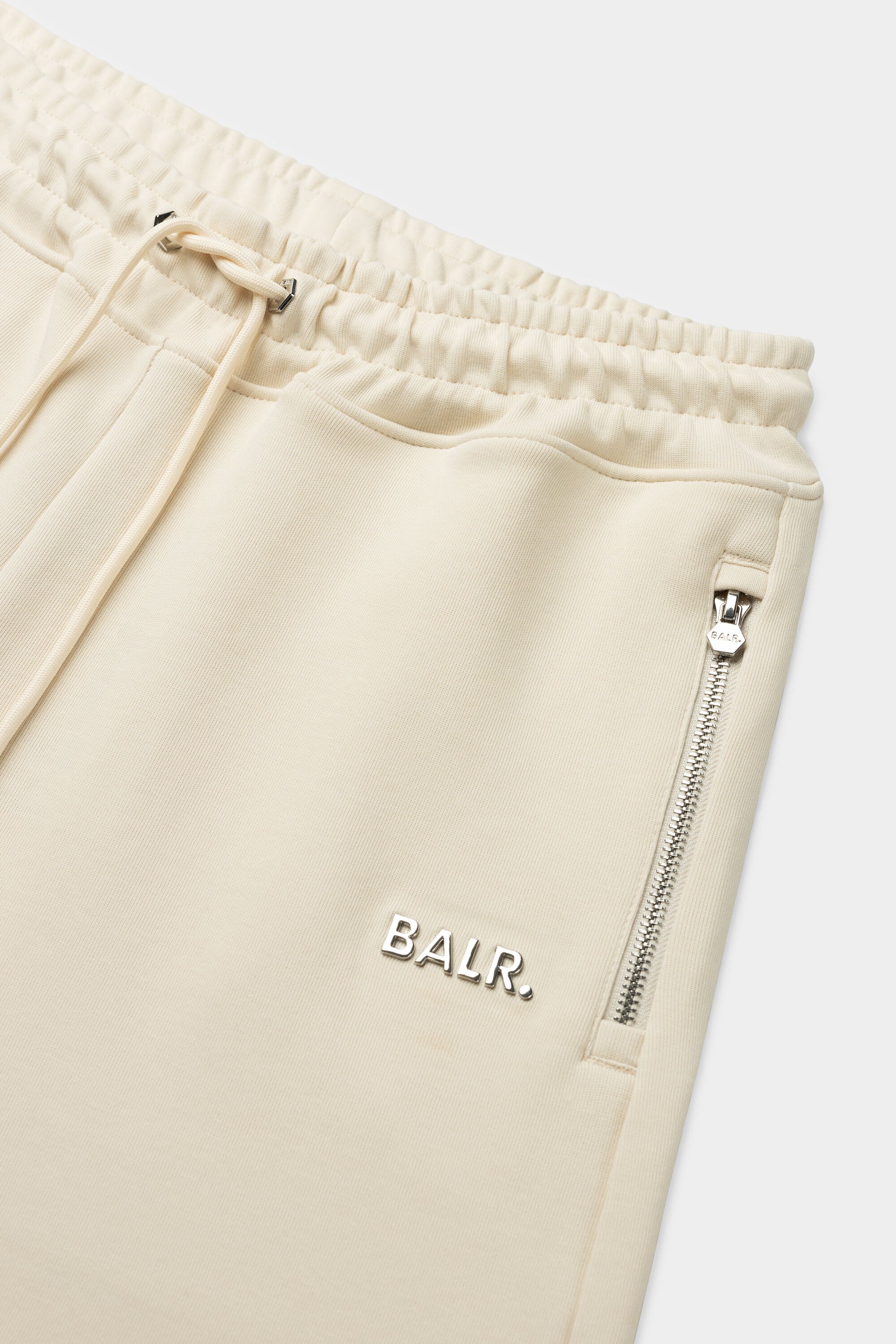 Q-SERIES REGULAR FIT SHORTS WHITE SWAN