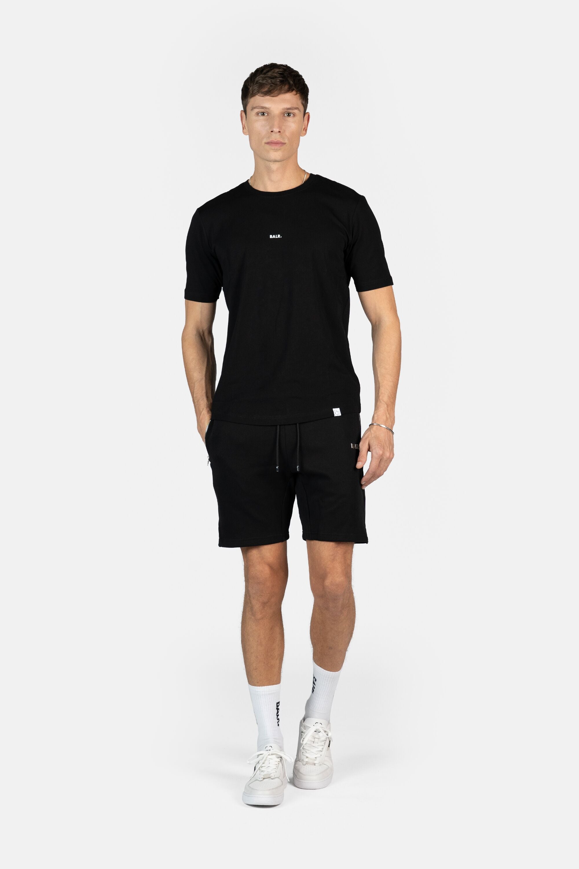 Q-SERIES REGULAR FIT SHORTS JET BLACK