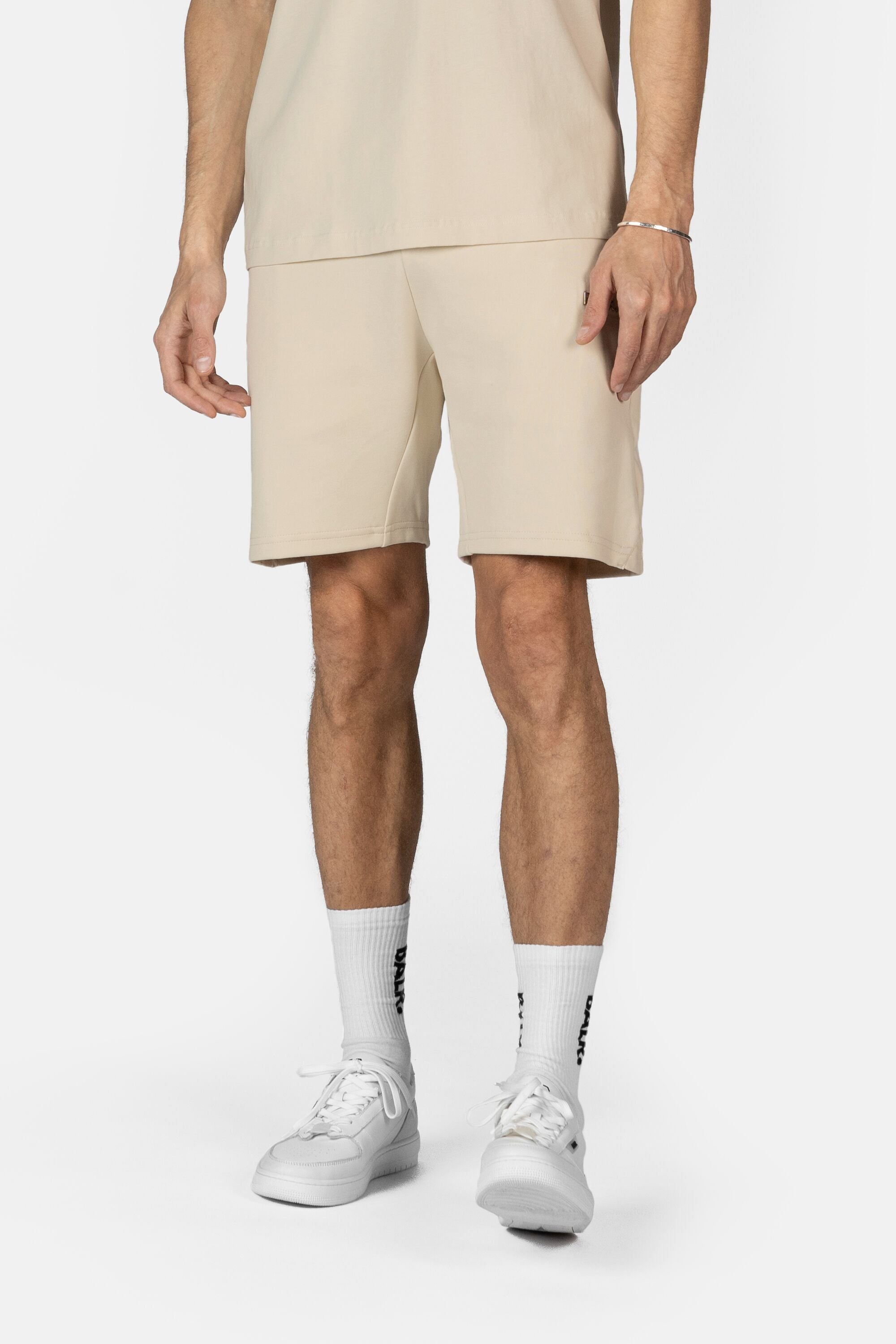 Q-SERIES REGULAR FIT SHORTS WHITE SWAN